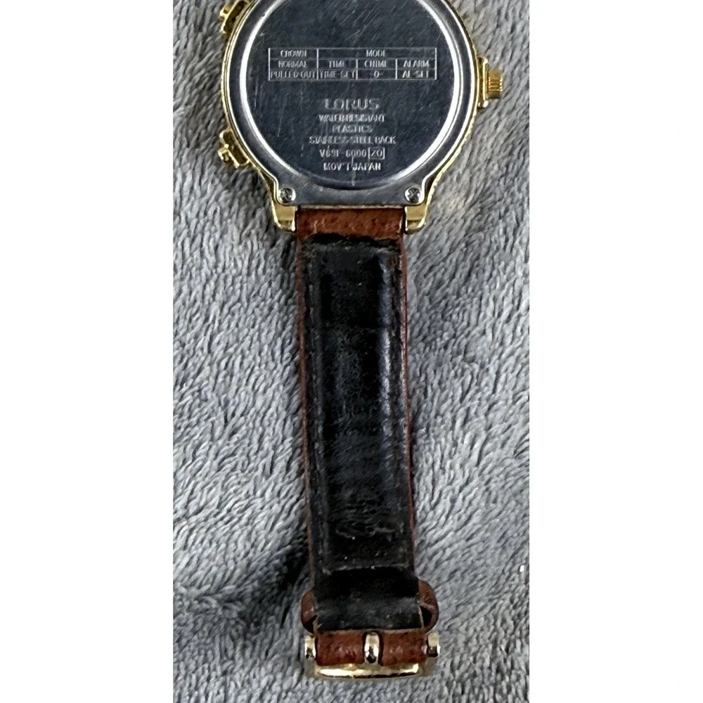 Vintage Lorus Mickey Mouse Alarm Chime Mens Watch Brown Leather Quartz V691-6000
